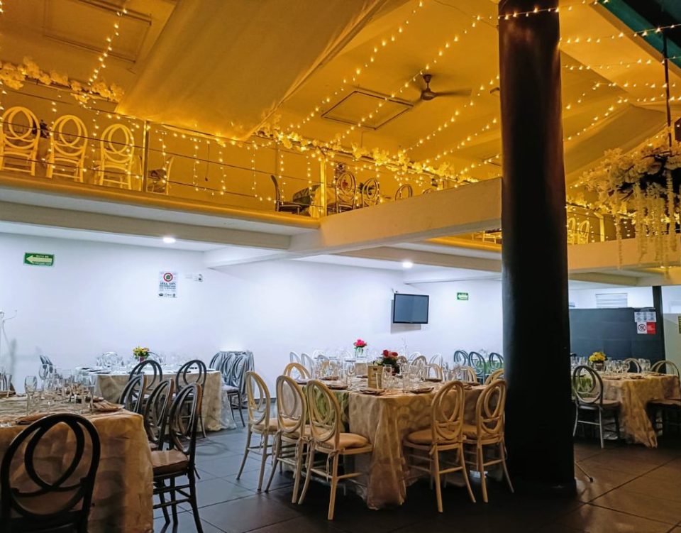 salon_party_house_luces_amarillas